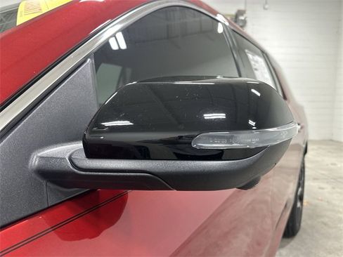 Used 2025 Chevrolet Traverse High Country image 12