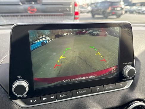 Used 2025 Nissan Sentra SV image 21