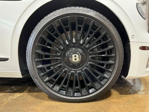 Used 2022 Bentley Flying Spur V8 image 49