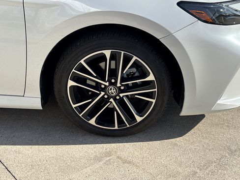 Used 2025 Toyota Camry XLE w/ Premium Plus Package image 13