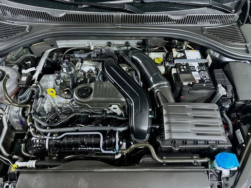 Used 2024 Volkswagen Jetta SE image 31