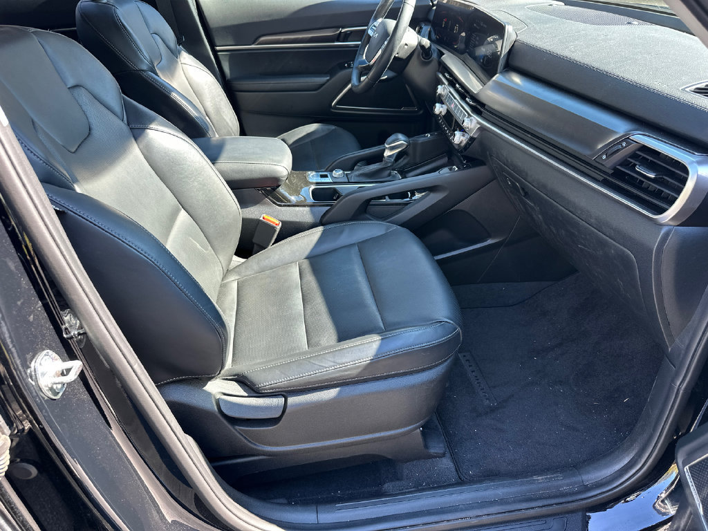 Certified 2025 Kia Telluride S FWD image 13