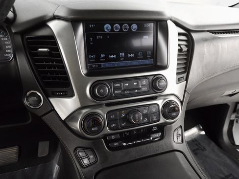 Used 2020 Chevrolet Suburban Premier image 40