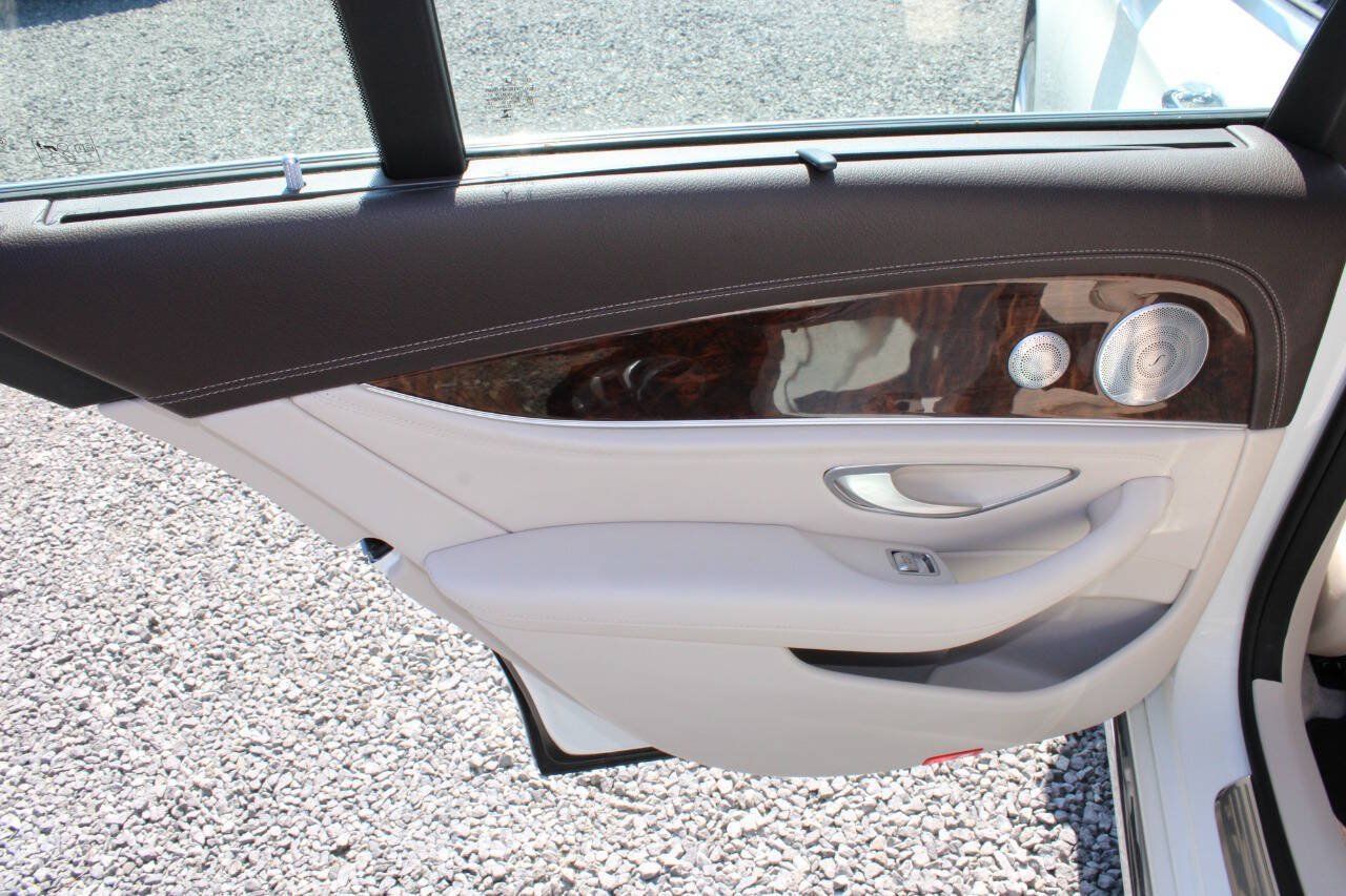 Used 2017 Mercedes-Benz E 400 4MATIC Wagon image 24