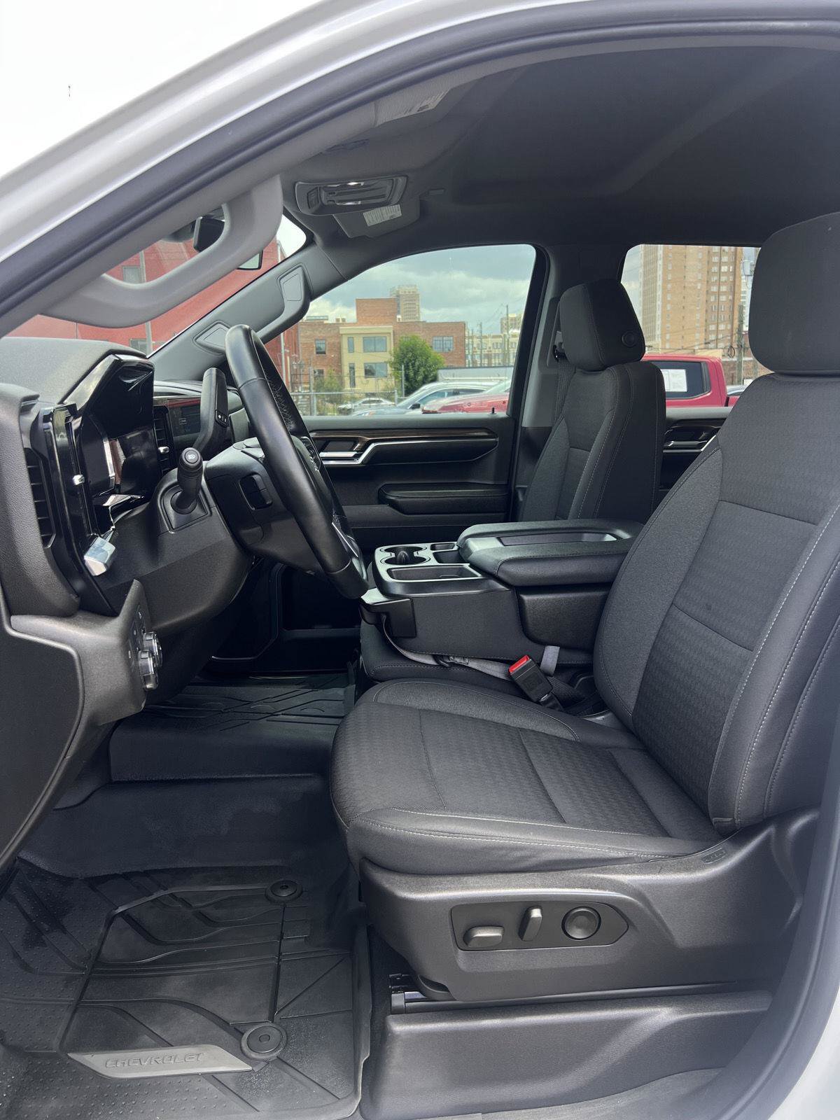 Used 2023 Chevrolet Silverado 1500 RST AWD/4WD image 4