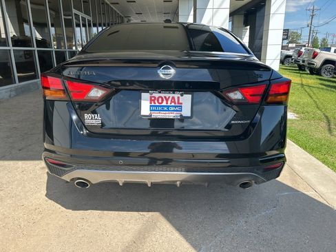 Used 2022 Nissan Altima 2.5 SR w/ Midnight Edition Package AWD/4WD image 2