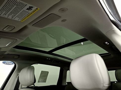 New 2026 Lincoln Nautilus Reserve AWD/4WD image 13