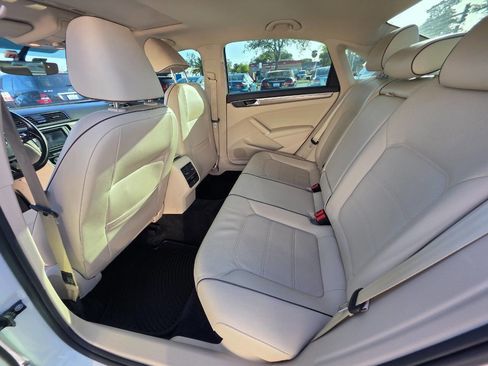 Used 2018 Volkswagen Passat 2.0T SE image 11