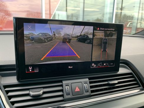 Certified 2024 Audi Q5 e Prestige image 25