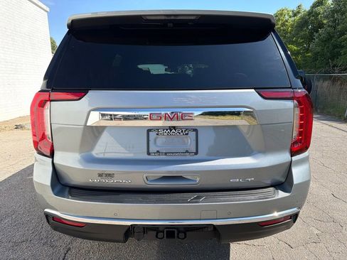 Used 2023 GMC Yukon SLT AWD/4WD image 3