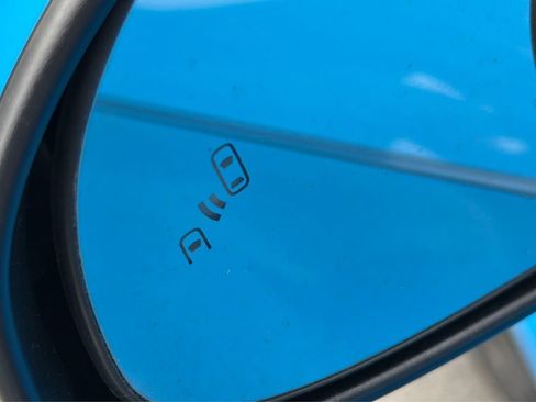 Used 2019 Toyota C-HR XLE image 25