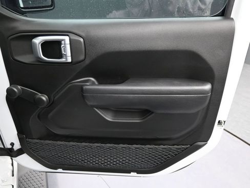 Used 2023 Jeep Wrangler Sport image 30