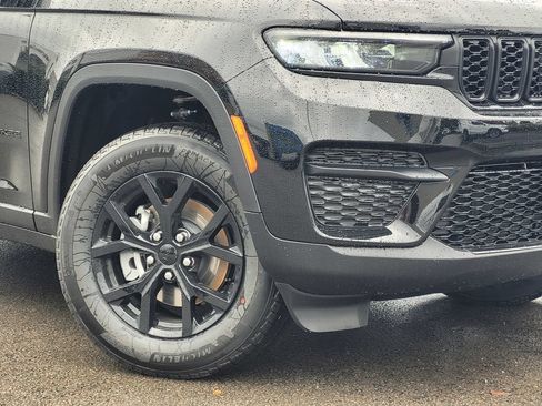 New 2025 Jeep Grand Cherokee Altitude AWD/4WD image 2