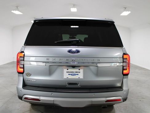 Used 2024 Ford Expedition Limited image 8