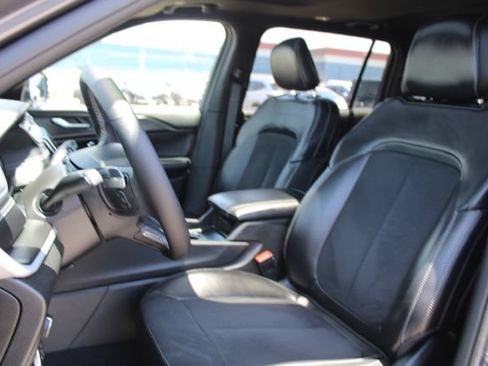 Used 2024 Jeep Grand Cherokee L Altitude AWD/4WD image 40