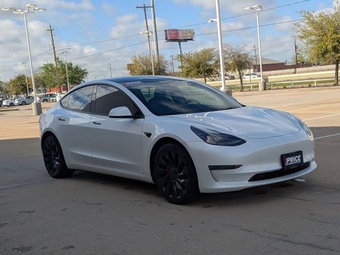 Used 2022 Tesla Model 3 Performance image 3