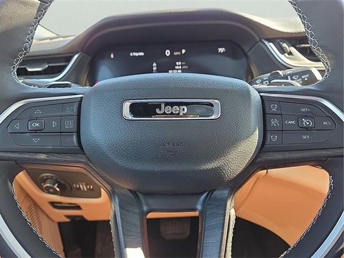 New 2025 Jeep Grand Cherokee Limited w/ Black Appearance Package image 20