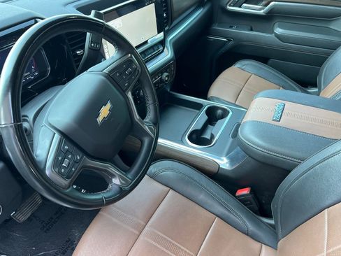 Used 2024 Chevrolet Silverado 2500 High Country w/ Technology Package image 10