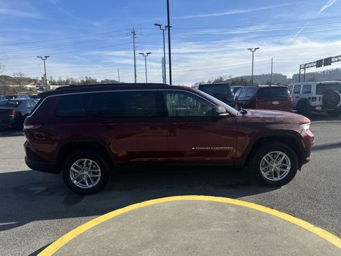 New 2025 Jeep Grand Cherokee L Laredo w/ Luxury Tech Group I image 6