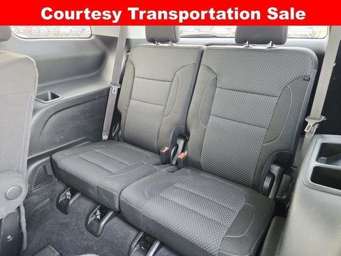 Used 2023 GMC Acadia SLE w/ Driver Convenience Package FWD image 13