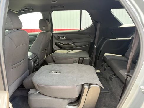 Used 2023 Chevrolet Traverse LT w/ LPO, Floor Liner Package AWD/4WD image 40