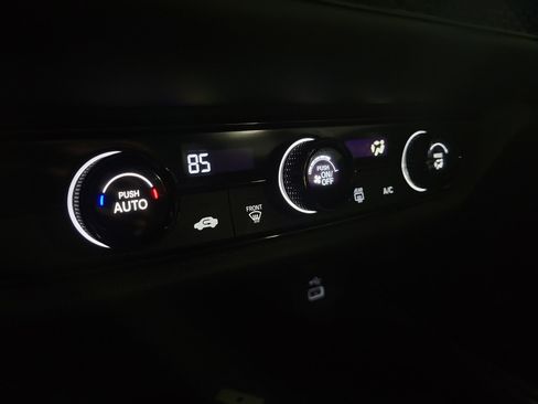 Certified 2025 Honda HR-V LX image 28