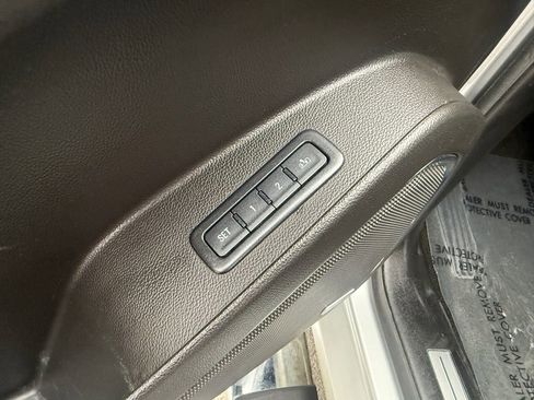 Used 2017 Chevrolet Tahoe LT w/ LT Signature Package image 9