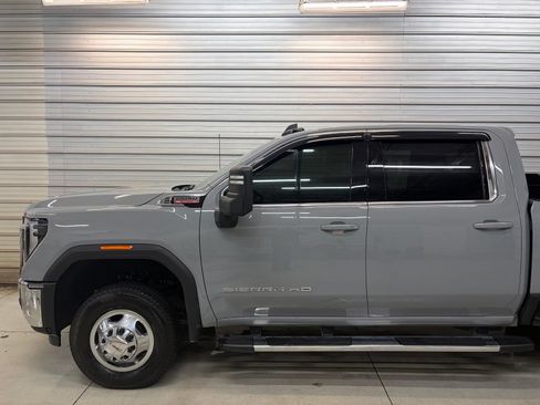 Used 2025 GMC Sierra 3500 SLE w/ SLE Value Package AWD/4WD image 3
