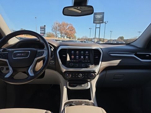 Used 2020 GMC Acadia SLT w/ Driver Alert Package II image 15