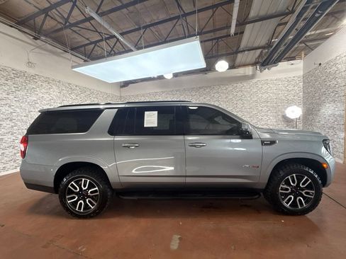 Used 2024 GMC Yukon XL AT4 w/ Technology Package AWD/4WD image 8