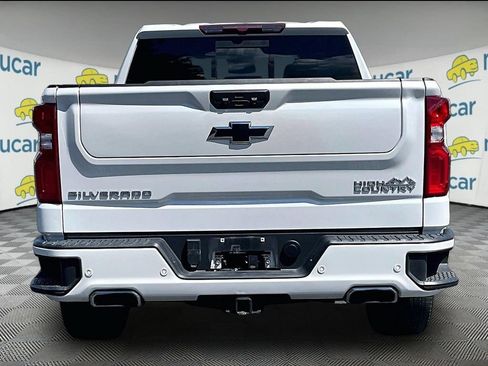 Used 2022 Chevrolet Silverado 1500 High Country w/ High Country Premium Package AWD/4WD image 5
