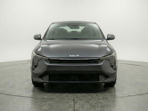 Used 2025 Kia K4 LXS image 2
