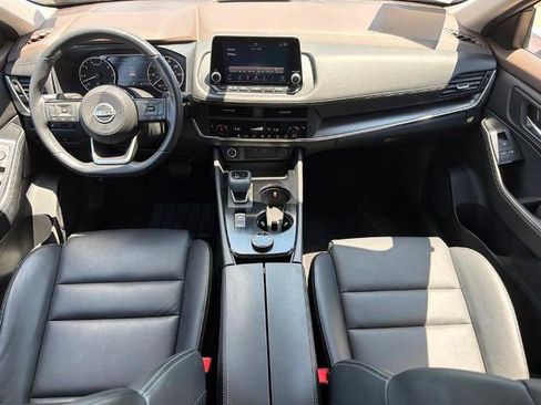 Certified 2023 Nissan Rogue SV w/ SV Premium B Package AWD/4WD image 18