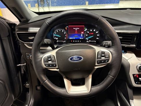 Used 2023 Ford Explorer XLT w/ Equipment Group 202A image 14