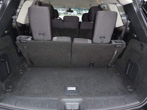 Used 2020 Nissan Pathfinder SV image 20