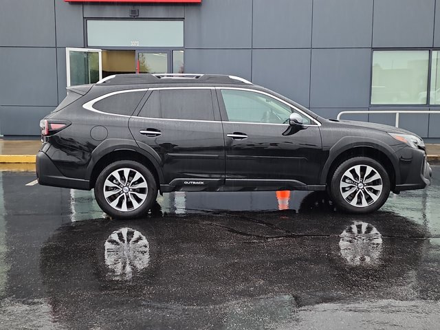 Used 2025 Subaru Outback Touring AWD/4WD image 2