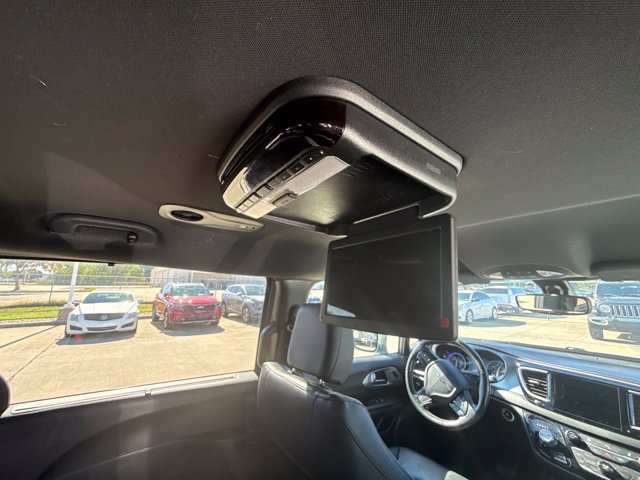 Used 2020 Chrysler Pacifica Touring-L w/ S Appearance Package FWD image 8