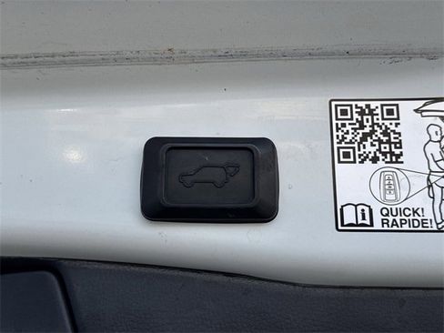 Used 2023 Toyota RAV4 Limited image 35