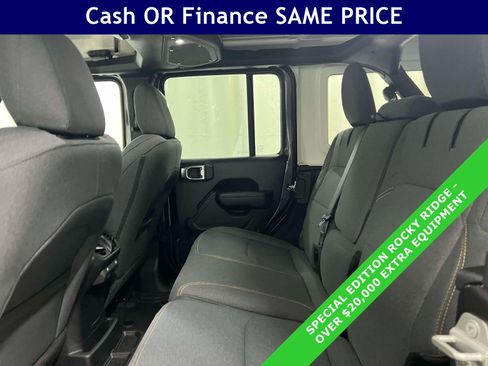 Used 2024 Jeep Wrangler Unlimited w/ Convenience Group AWD/4WD image 12