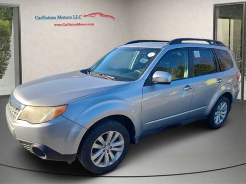 Used 2012 Subaru Forester 2.5X Premium w/ All-Weather Pkg image 3