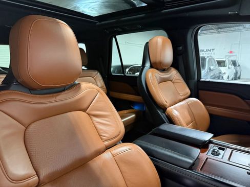 Used 2021 Lincoln Navigator Reserve w/ Luxury Package AWD/4WD image 83