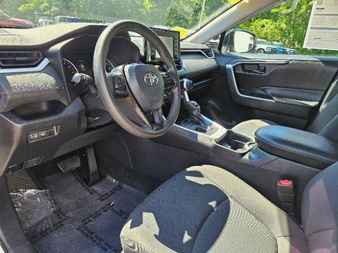 Used 2021 Toyota RAV4 LE w/ Carpet Mat Package (TMS) AWD/4WD image 14
