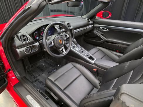 Used 2021 Porsche 718 Boxster RWD image 21
