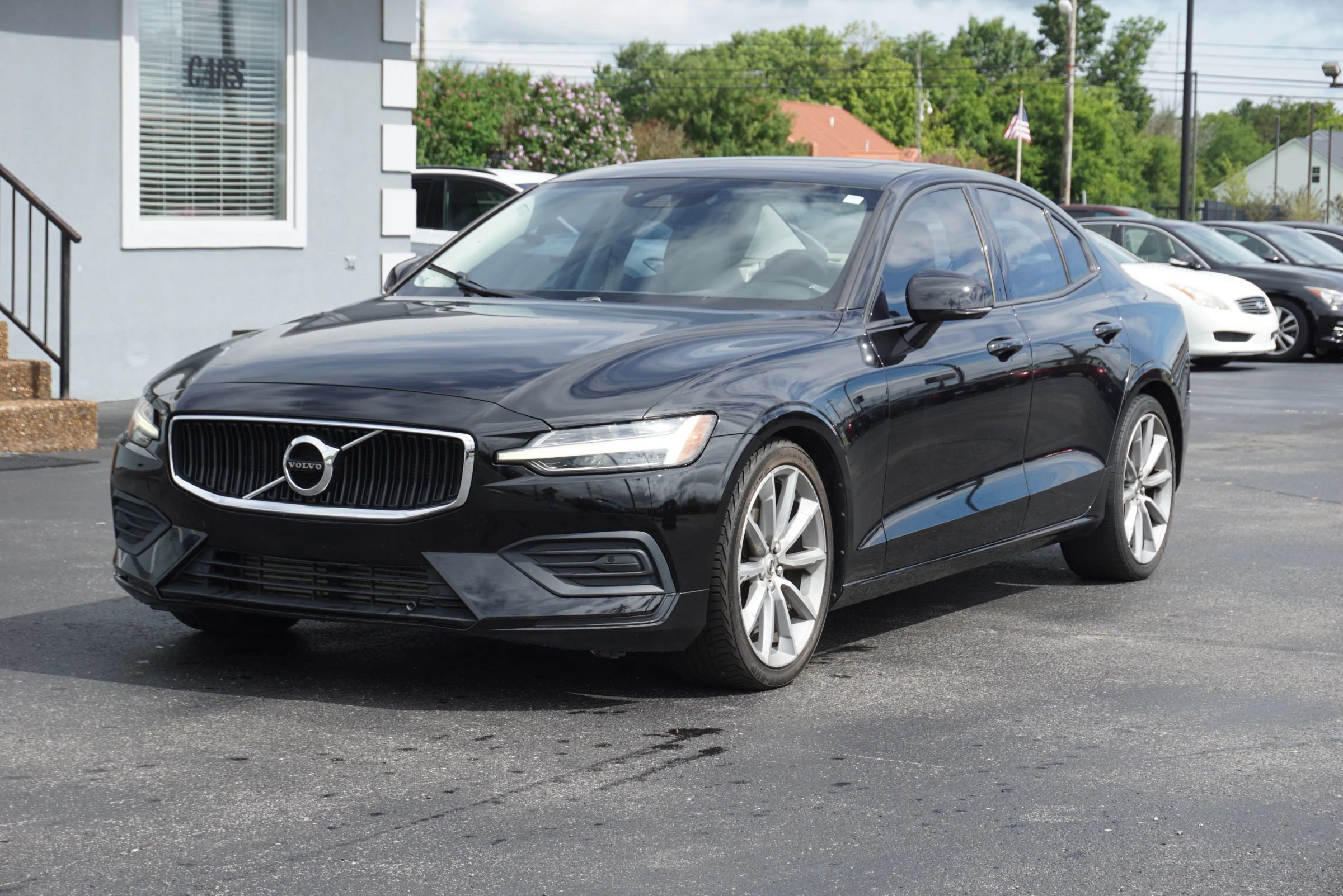 Used 2020 Volvo S60 T6 Momentum w/ Premium Package AWD/4WD image 1