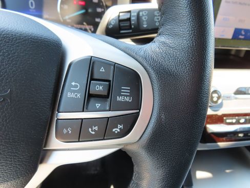 Used 2022 Ford Explorer XLT image 20