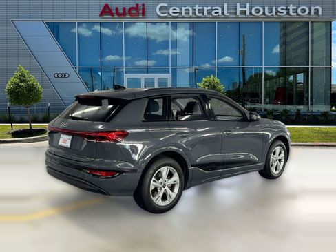 Used 2025 Audi Q6 e-tron Premium w/ Convenience Package image 9