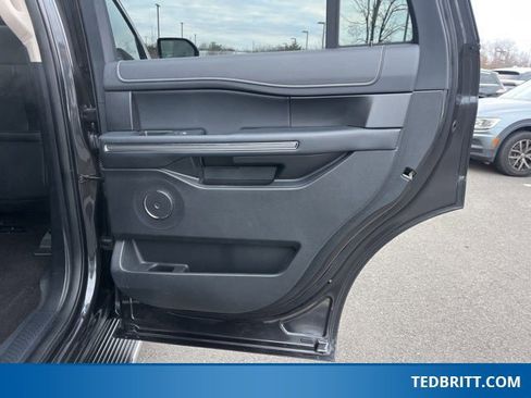 Used 2022 Ford Expedition XLT image 21