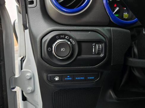 Used 2023 Jeep Wrangler Unlimited Rubicon 4xe image 16