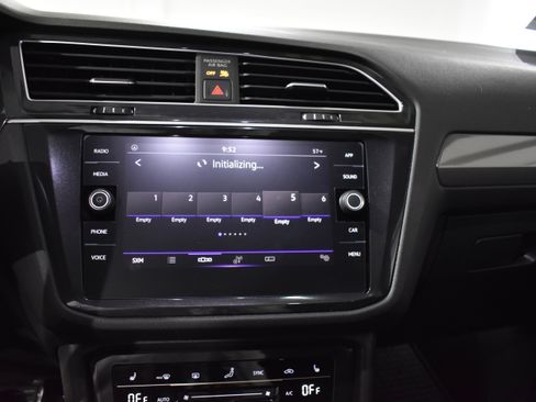 Used 2024 Volkswagen Tiguan SE R-Line image 21