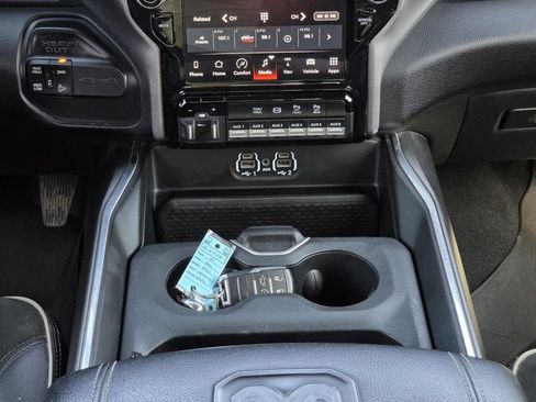 Used 2023 RAM 2500 Laramie AWD/4WD image 15